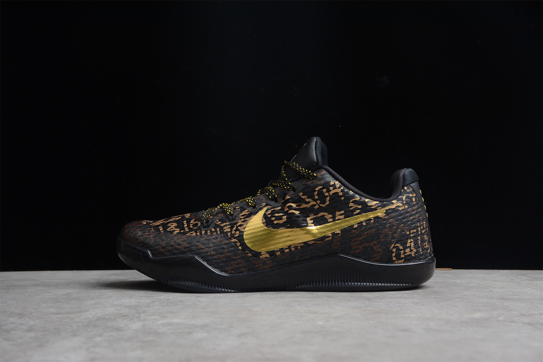 Nike kobe 11 EM low champion